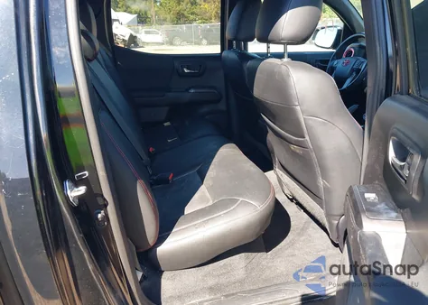 2021 Toyota Tacoma Trd Off-Road z USA, uszkodzony, nr VIN 3TMCZ5AN9MM402547